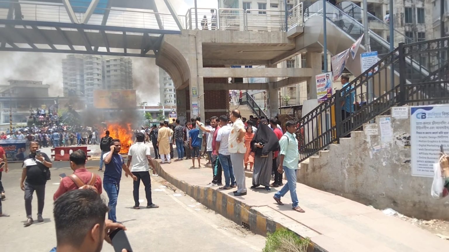 লাশের ওপর দাঁড়িয়ে আলোচনায় বসব না: আন্দোলনকারীরা