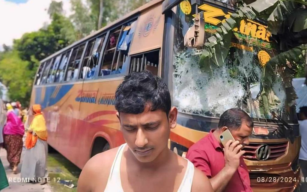পলাশবাড়ীতে বাসের ধাক্কায় অটোরিকশার ২ যাত্রী নিহত