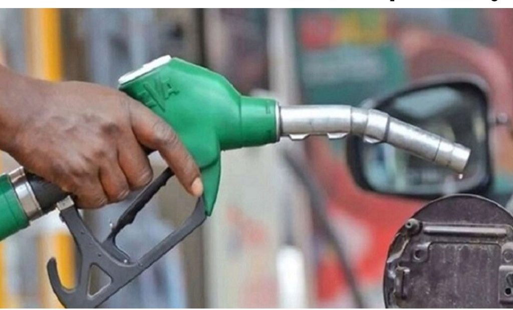 কমছে ডিজেল-অকটেন-পেট্রোলের দাম, আজ মধ্যরাত থেকে কার্যকর