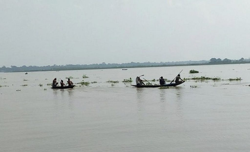 সুগন্ধা ও বিষখালীতে ইলিশ নিধন চলছেই