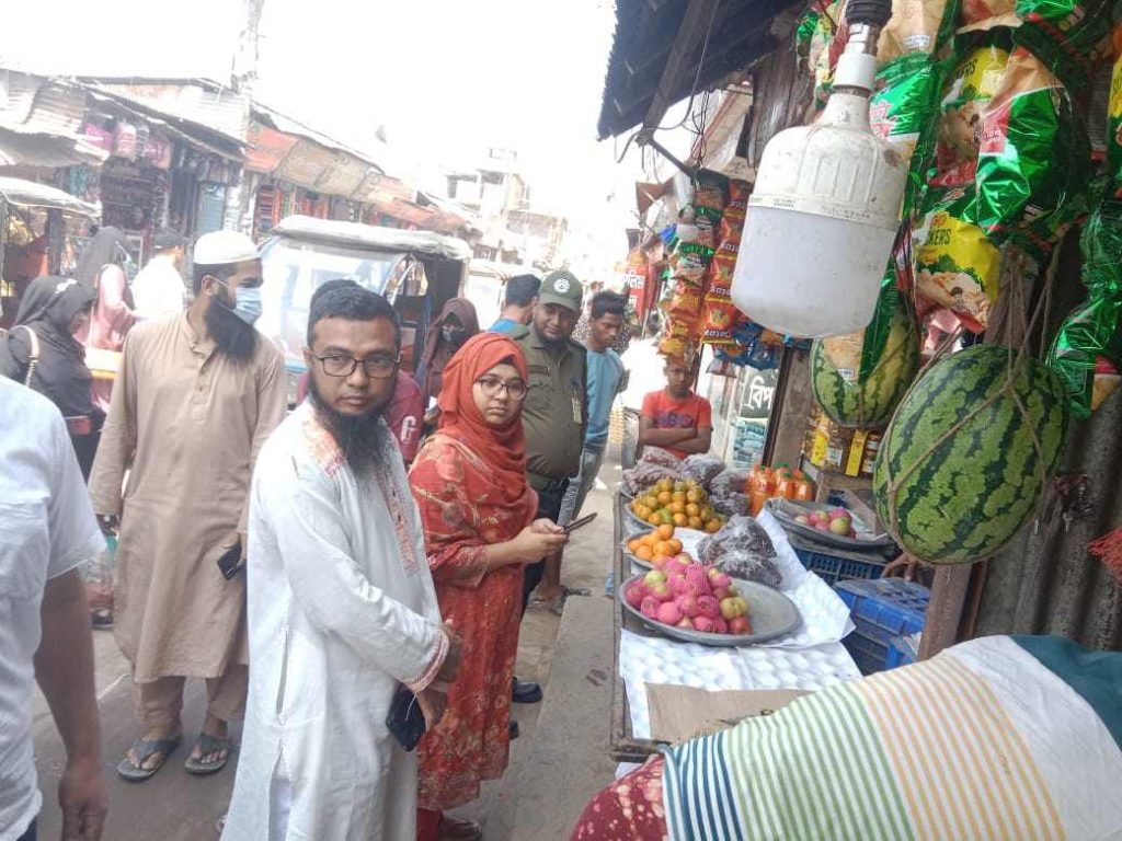 বুড়িচংয়ে দ্রব্যেমূল্য নিয়ন্ত্রণে এবং যানজট নিরসণে উপজেলা প্রশাসনের অভিযান