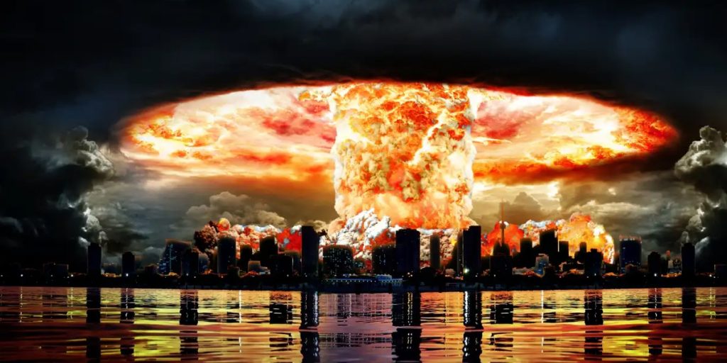 চলতি বছরে ২৭ মে পৃথিবীতে ২য় গৃহ যুদ্ধ শুরু হবে যা ৩য় বিশ্বযুদ্ধ পর্যন্ত গড়াবে, এই যুদ্ধে পারমাণবিক অস্ত্র ব্যাপক ভাবে ব্যাবহার হবে দাবী থম্পসনের।