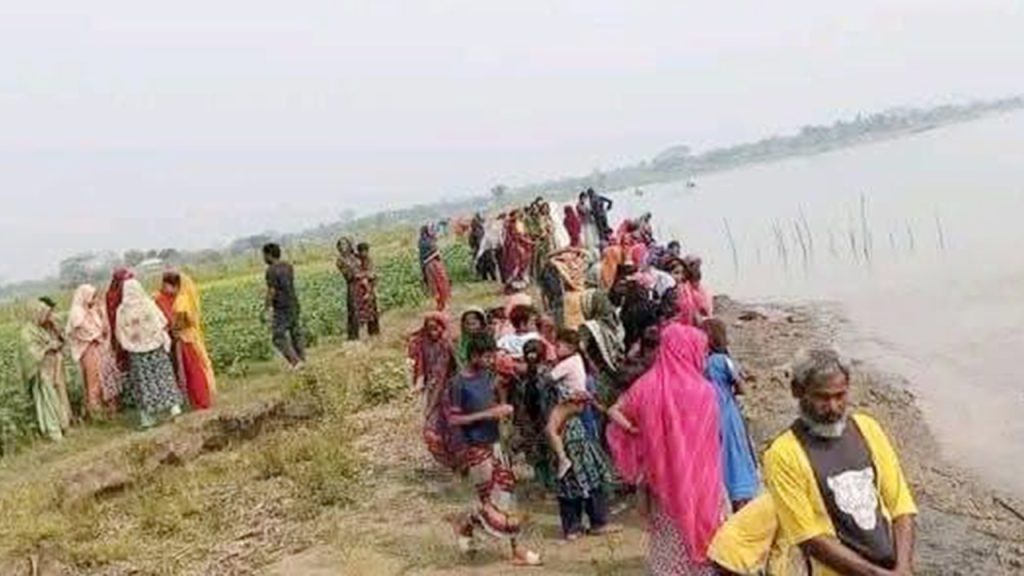 জোয়ারের পানিতে ভেসে এলো নারী ও শিশুর মরদেহ