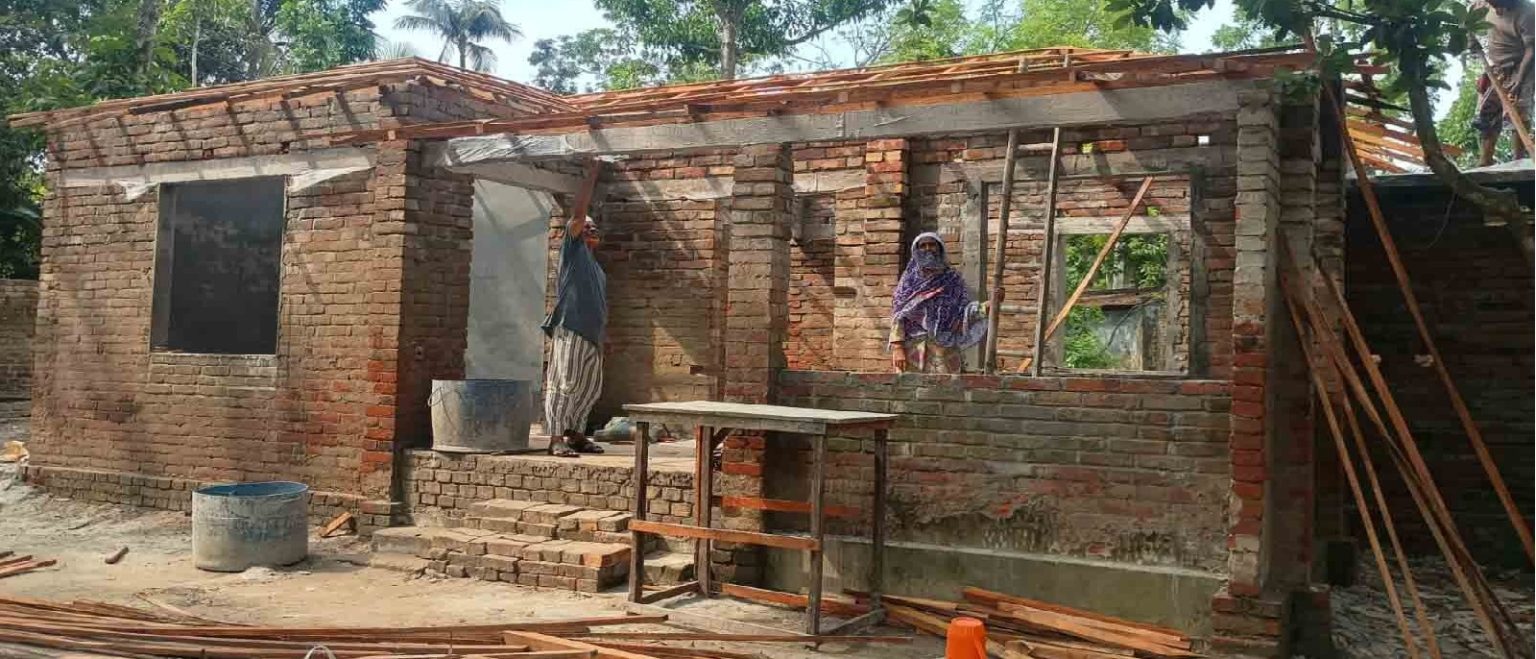 সাতক্ষীরায় দীর্ঘ ১৩ বছর পর নিজ বাড়িতে ফিরেছেন জামায়াত নেতা মোশারাফ