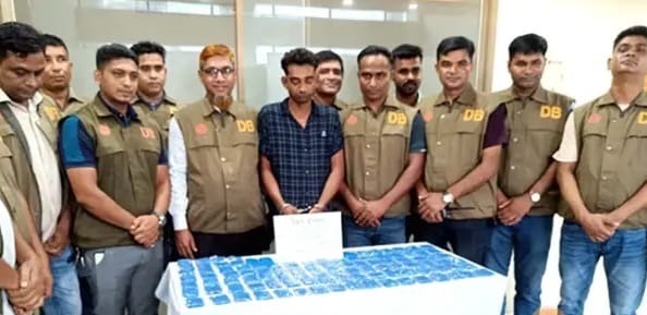 ফকিরহাটে ২০ হাজার ইয়াবাসহ গ্রেফতার-১
