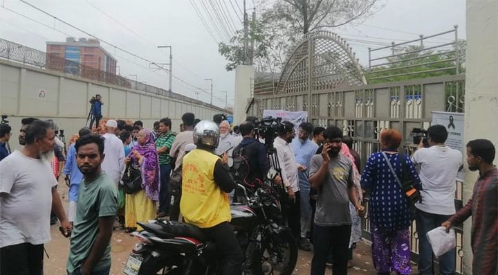 নিখোঁজের পরিবার পাচ্ছে ভেতরে যাওয়ার অনুমতি