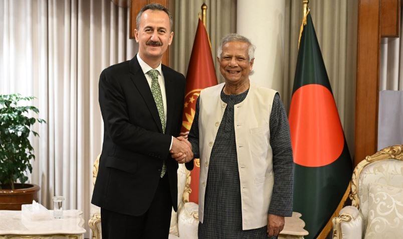 ড. ইউনূসের সঙ্গে তুরস্কের প্রতিরক্ষা শিল্প সংস্থার প্রধানের সাক্ষাৎ