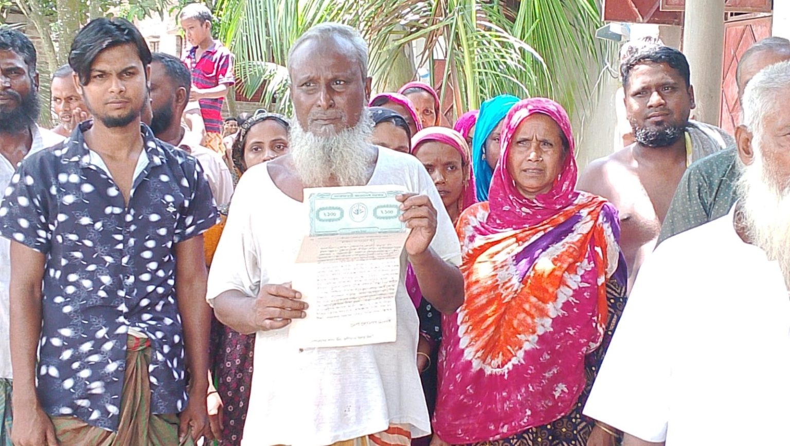 গাইবান্ধায় কষ্টিপাথর ও ধাতব মূর্তির লোভে কোটি টাকা আত্মসাৎ
