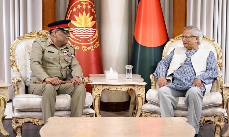 প্রধান উপদেষ্টার সঙ্গে পাকিস্তানের যৌথ বাহিনীর চেয়ারম্যানের সৌজন্য সাক্ষাৎ