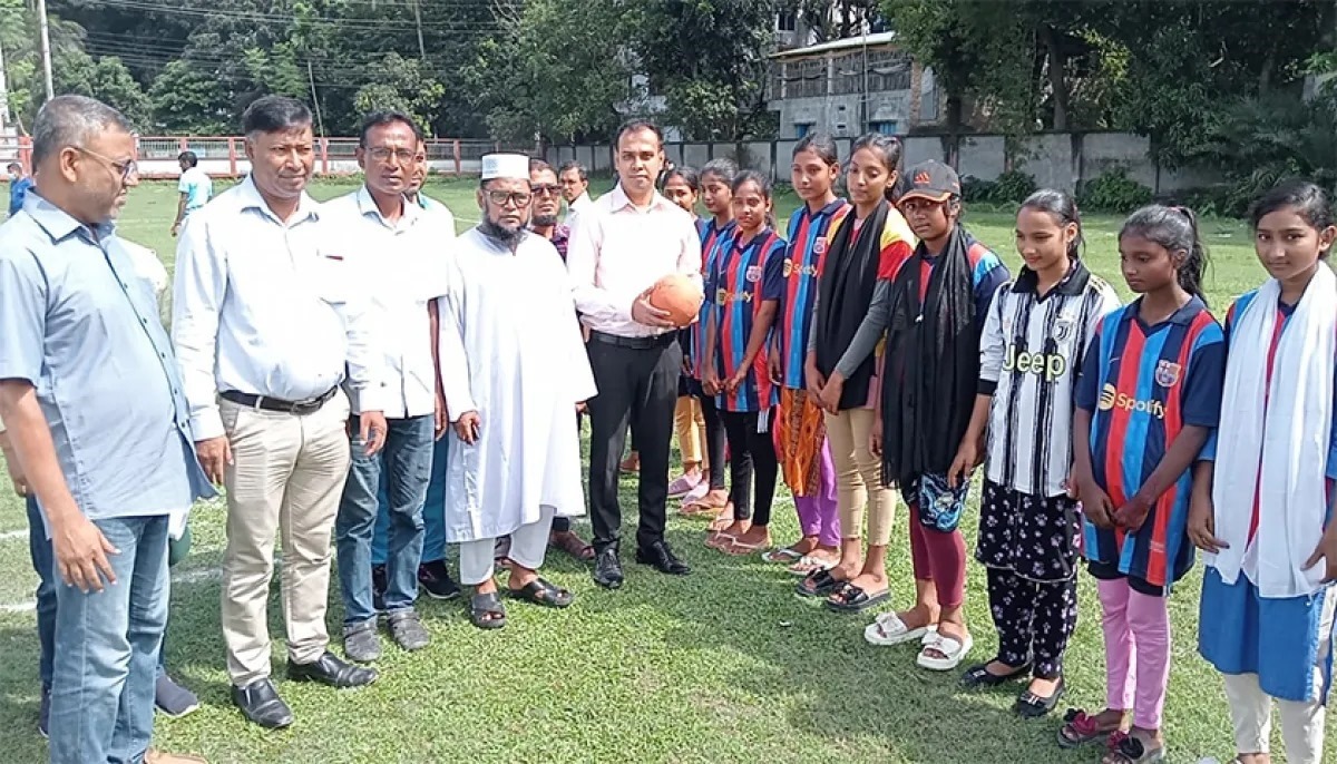 সাতক্ষীরায় গ্রীষ্মকালীন ক্রীড়া প্রতিযোগিতার উদ্বোধন