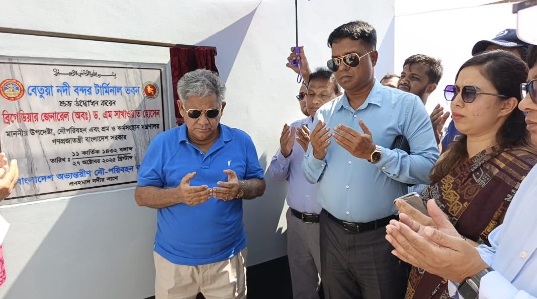 নির্বাচন নিয়ে বিভ্রান্তি নেই, অন্তর্বর্তী সরকার সহযোগিতায় প্রস্তুত: নৌ পরিবহন উপদেষ্টা