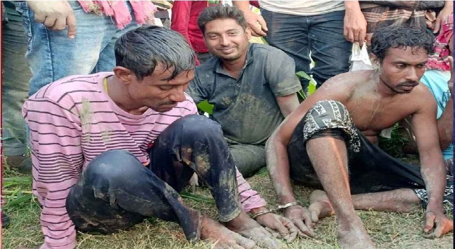 ঝিনাইদহ মহেশপুরে কৃষকের ছদ্মবেশে দুই ডাকাত ধরলো পুলিশ
