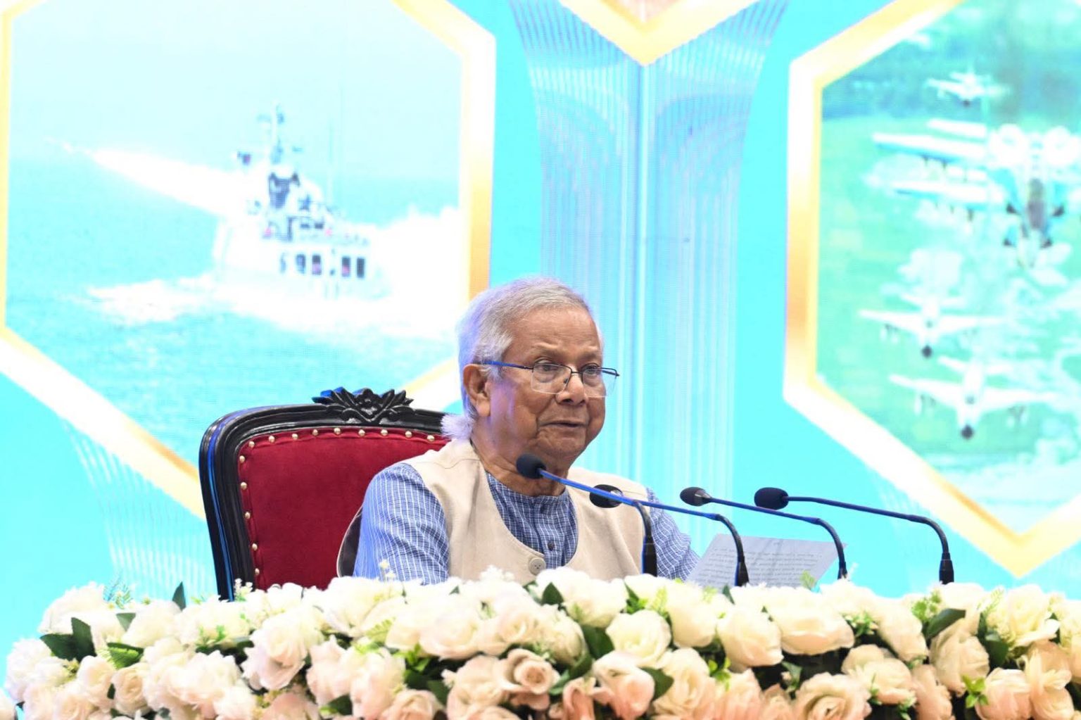 মুক্তিযোদ্ধাদের স্বপ্নের শোষণমুক্ত ও কল্যাণমূলক রাষ্ট্র গড়তে সরকার অঙ্গীকারবদ্ধ : প্রধান উপদেষ্টা