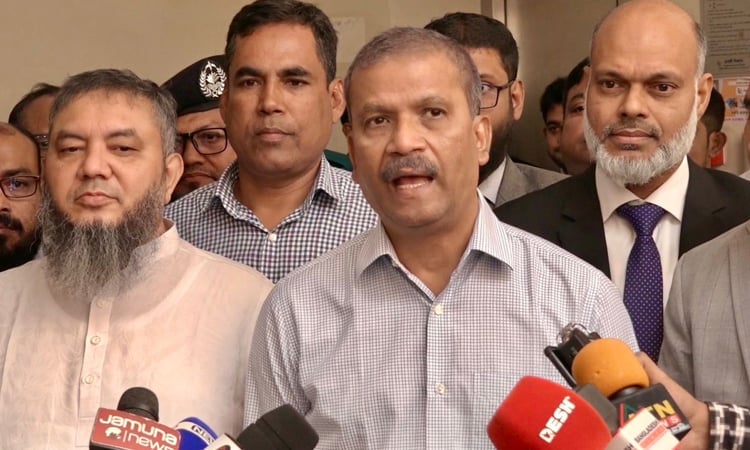 ফেব্রুয়ারির প্রথমার্ধে নির্বাচন আয়োজনে সরকার বদ্ধপরিকর : আইন উপদেষ্টা