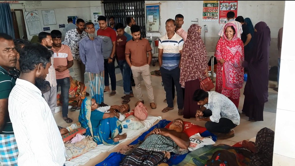 ঝিনাইদহে আধিপত্য বিস্তার নিয়ে দুই গ্রুপের সংঘর্ষ আহত ১৫ জন