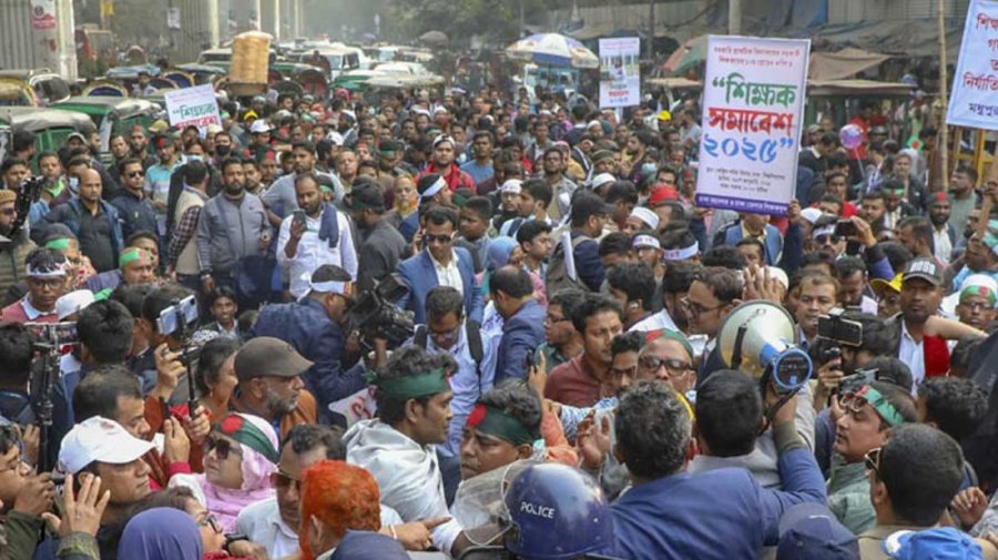 ৩ দাবিতে শনিবার থেকে লাগাতার অবস্থান কর্মসূচি প্রাথমিক শিক্ষকদের