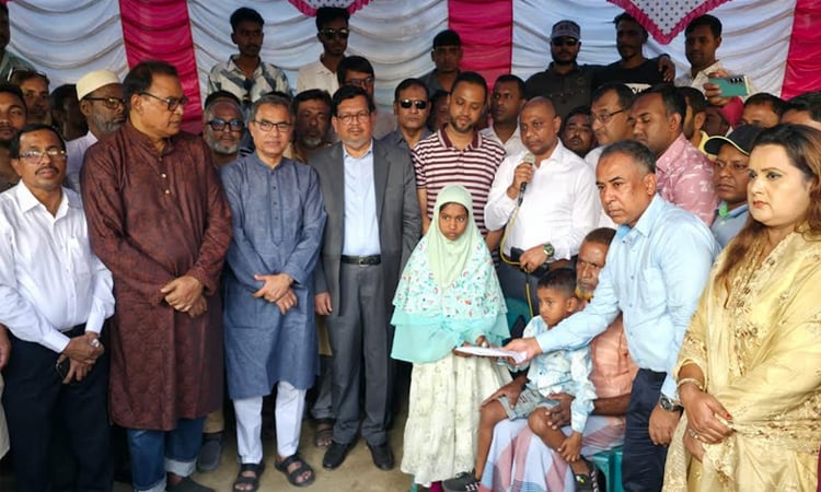 পাবনার এতিম দুই শিশুর দায়িত্ব নিলেন তারেক রহমান