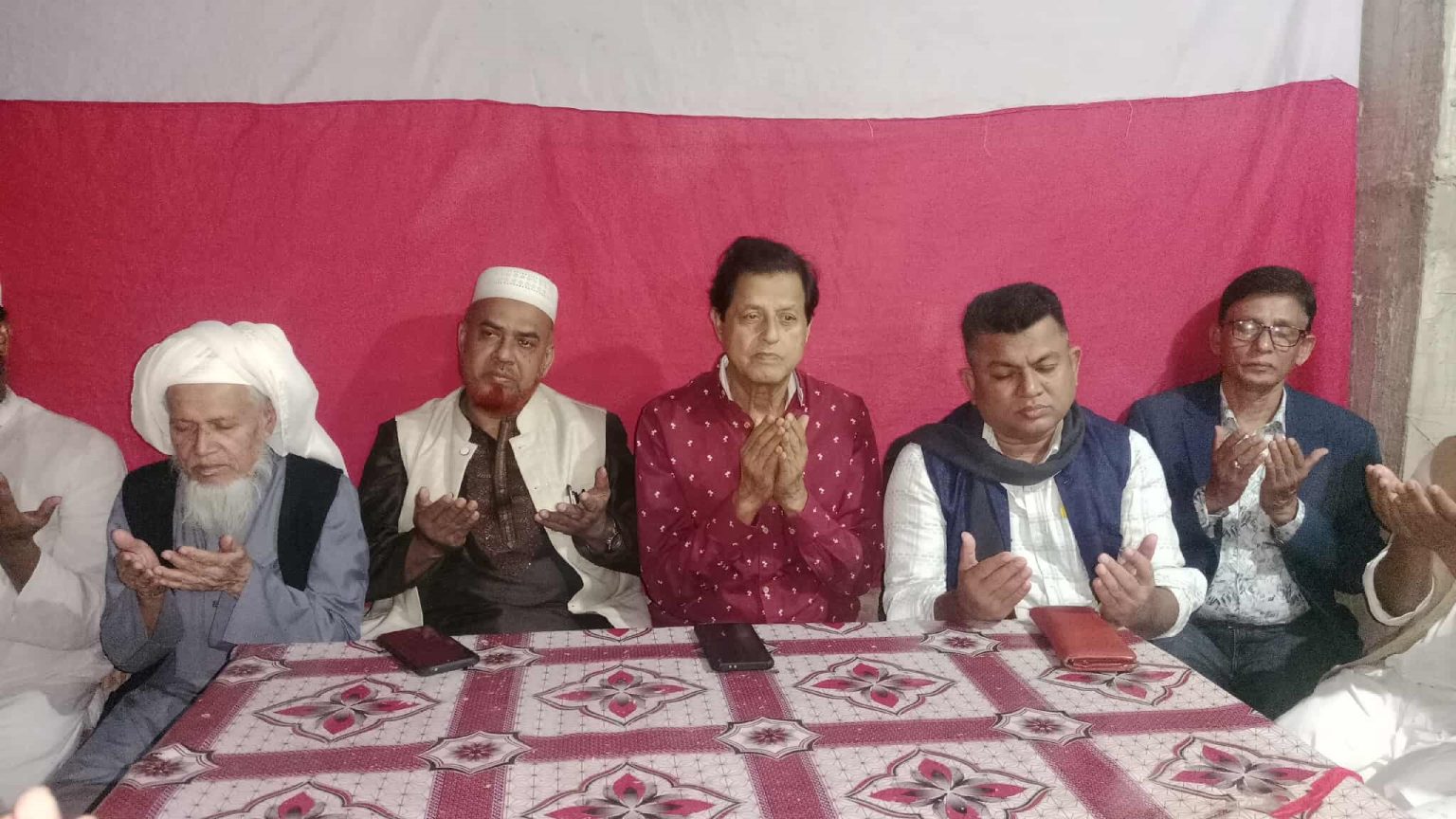 শহীদ জিয়াউর রহমানের আত্মার মাগফেরাত ও খালেদা জিয়ার সুস্থতা কামনায় গাজীপুরে দোয়া মাহফিল