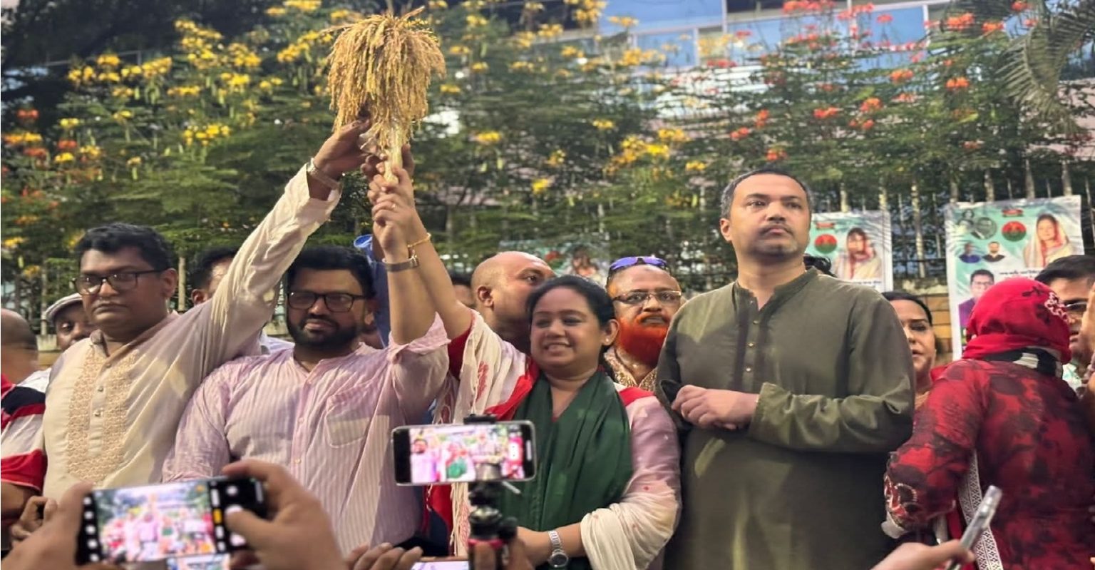ঢাকা-১৪ আসনে সানজিদা ইসলাম তুলির নির্বাচনী র্যালিতে জনস্রোত, উপস্থিত ছিলেন বিএনপির মুখপাত্র ড. মাহদী আমিন