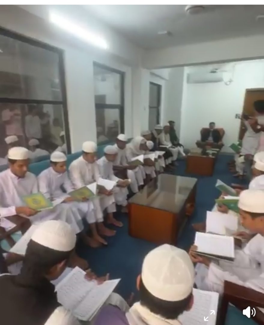 বেগম খালেদা জিয়ার সুস্থতা কামনায় ঢাকা-১৫ এ শফিকুল ইসলাম খান মিল্টনের অফিসে কোরআন তেলাওয়াত ও দোয়া মাহফিল