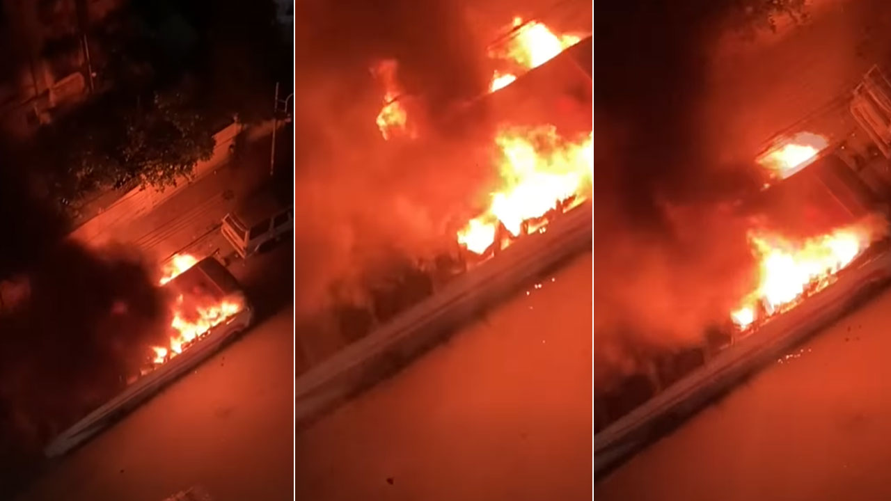 রাজধানীর সূত্রাপুরে বাসে আগুন