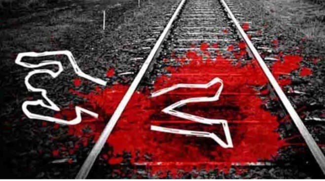 খুলনায় ট্রেনে কাটা পড়ে যুবক নিহত