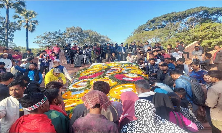 মিরপুর শহীদ বুদ্ধিজীবী স্মৃতিসৌধে মিরপুর প্রেস ক্লাবসহ বিভিন্ন সংগঠনের শ্রদ্ধা