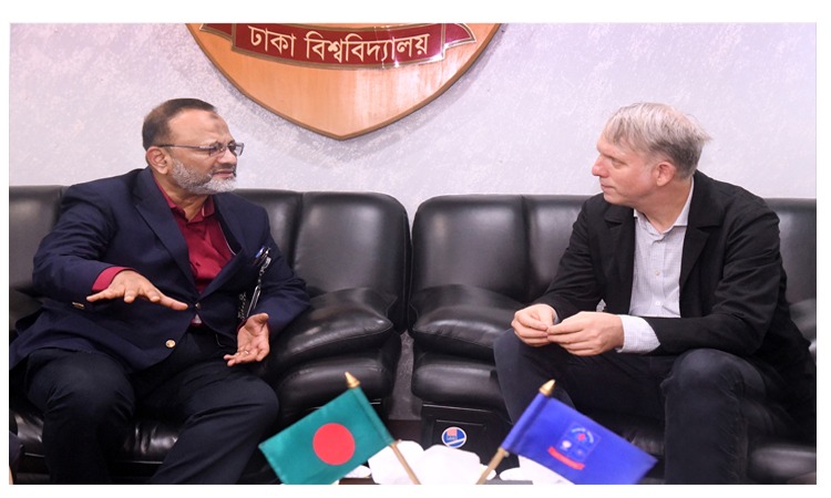 ঢাবি উপাচার্যের সঙ্গে অস্ট্রেলিয়ার অধ্যাপকের সাক্ষাৎ