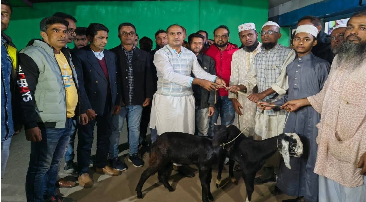 খালেদা জিয়ার আরোগ্য কামনায় কালীগঞ্জের মাদ্রাসায় হামিদের ছাগল দান