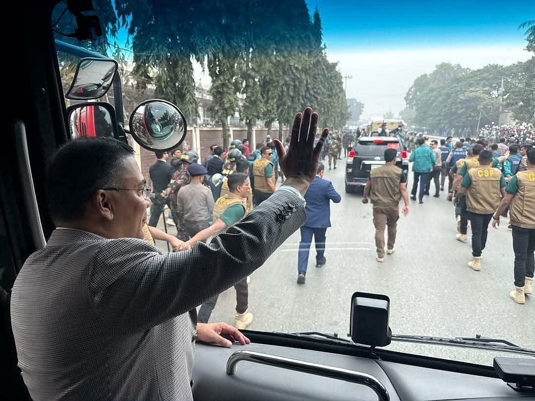 সতেরো বছরের অপেক্ষা শেষে তারেক রহমানের প্রত্যাবর্তন: বাংলাদেশের রাজনৈতিক নতুন অধ্যায়