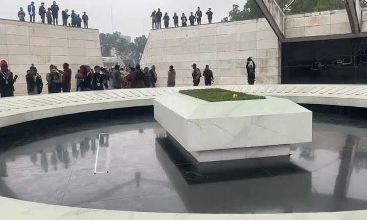 শহীদ জিয়ার কবরের পূর্বপাশেই খোঁড়া হচ্ছে নতুন কবর