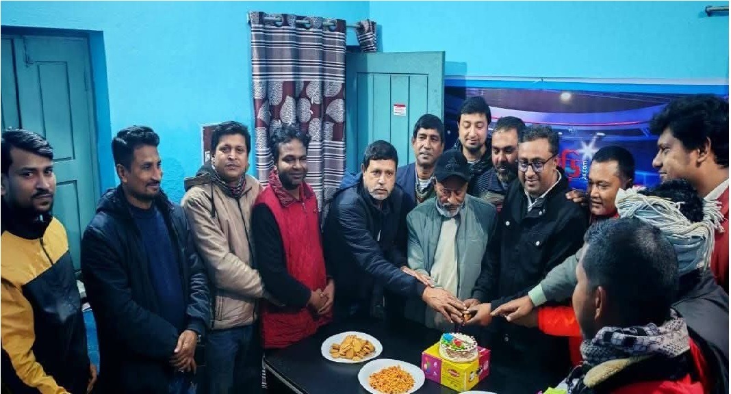 পলাশবাড়ীতে আনন্দঘন পরিবেশে সাংবাদিক বিদুষ রায়ের জন্মদিন পালিত