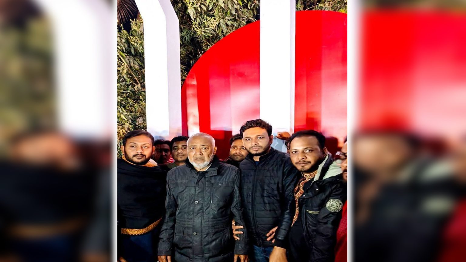 ভাষা শহীদদের প্রতি সংসদ সদস্য বাচ্চু মোল্লাসহ দৌলতপুর উপজেলা ছাত্রদলের শ্রদ্ধা নিবেদন