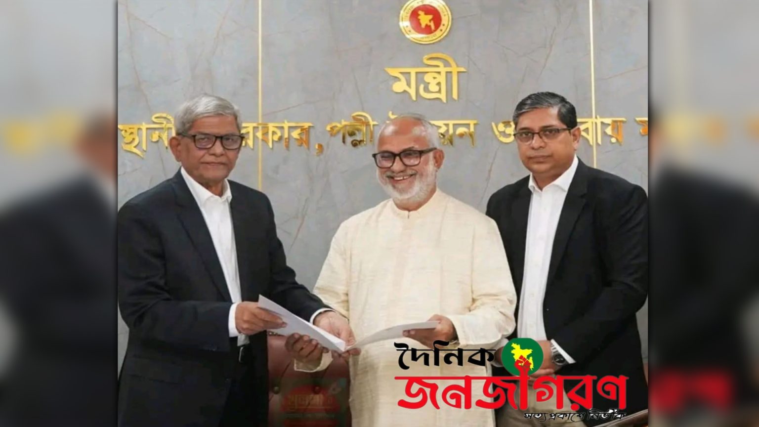 খুলনা সিটি কর্পোরেশনের প্রশাসক হিসেবে নজরুল ইসলাম মঞ্জুর আনুষ্ঠানিক যোগদান