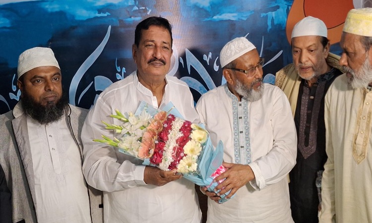 রাজশাহীতে প্রতিদ্বন্দ্বী প্রার্থীর বাসায় গেলেন ভূমিমন্ত্রী মিনু