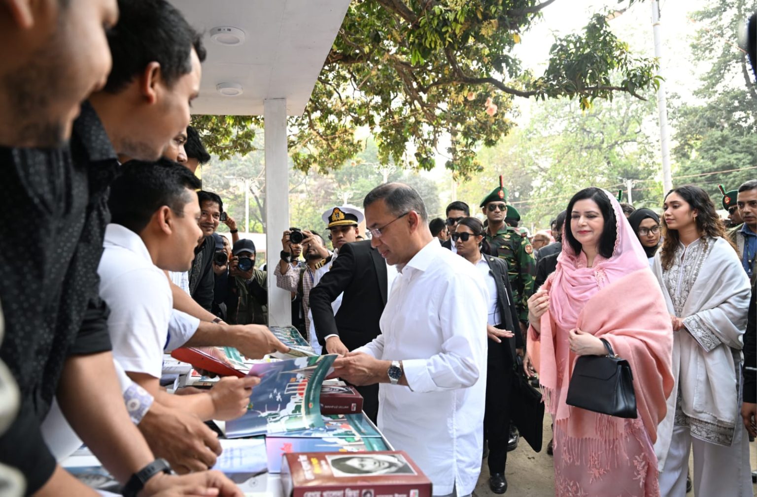 অমর একুশে বইমেলার উদ্বোধন করলেন প্রধানমন্ত্রী