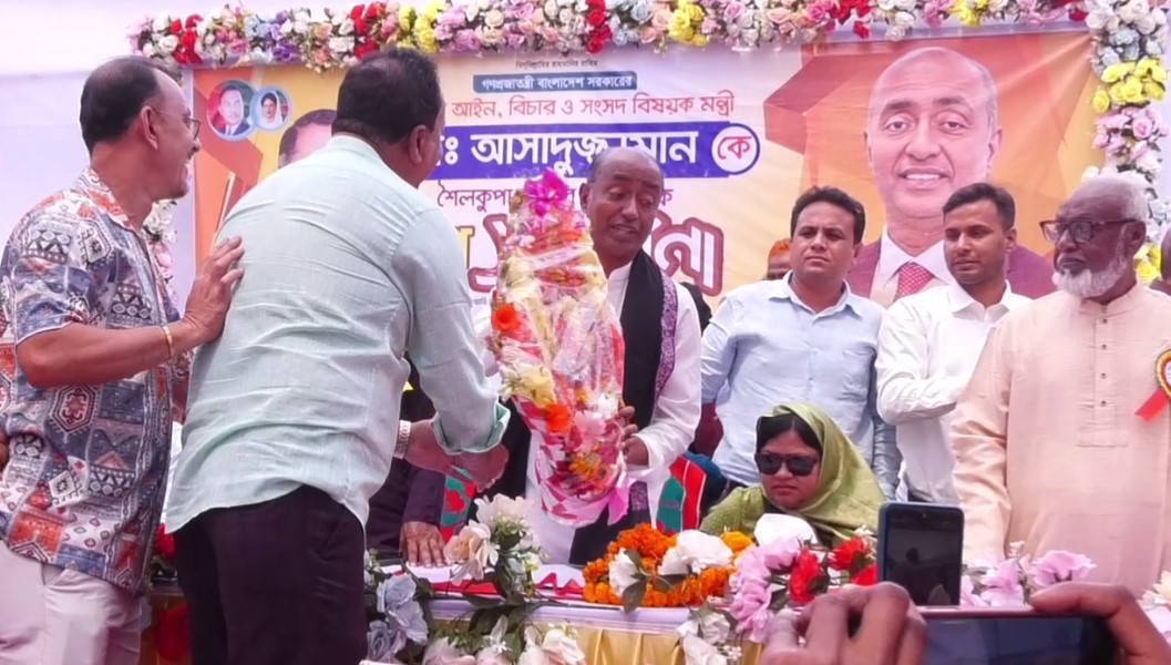 সরকার আইনগতভাবে ফ্যাসিস্টদের বিচারে বদ্ধপরিকর : আইনমন্ত্রী