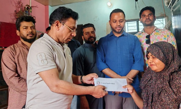 অসুস্থ নুসরাতের পাশে দাঁড়ালেন প্রধানমন্ত্রী