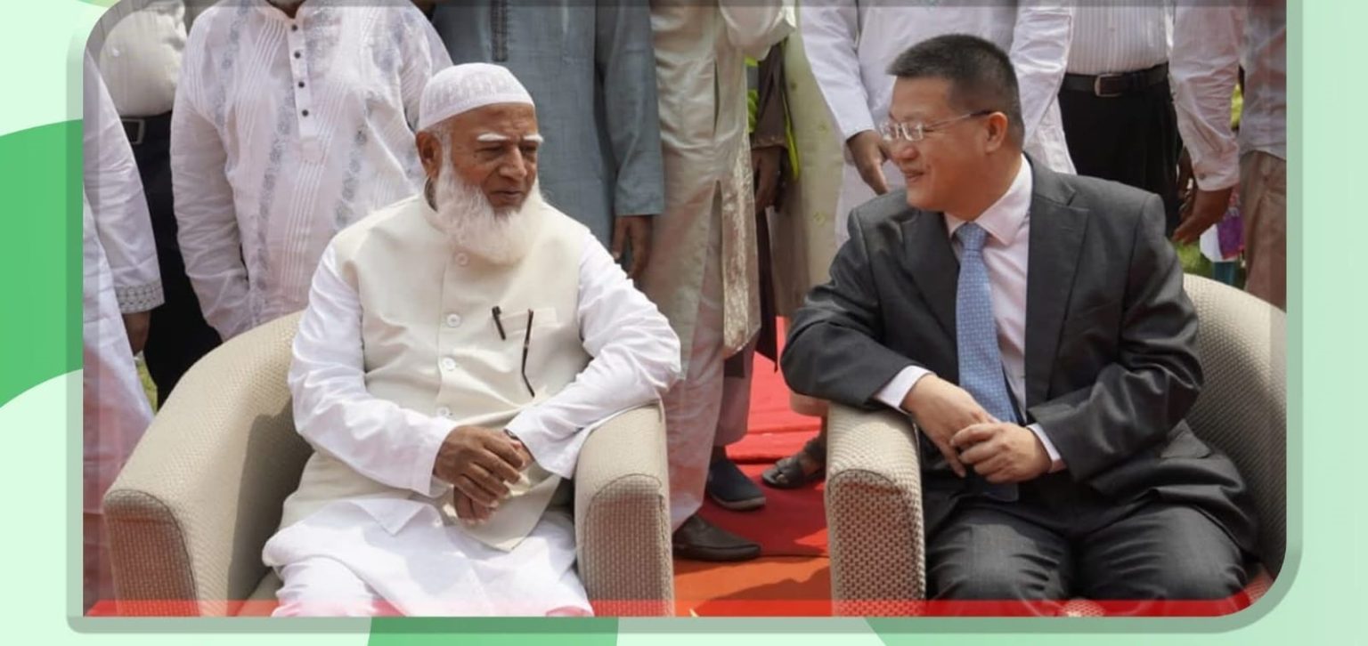 বাংলাদেশে চীনা দূতাবাস ঢাকার বাসিন্দাদের মাঝে ঈদুল ফিতরের উপহার হিসেবে খাবারের প্যাকেট বিতরণ