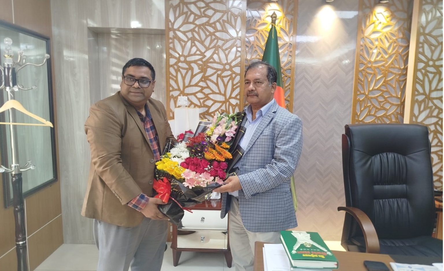 মাননীয় তথ্যমন্ত্রী জহির উদ্দিন স্বপন এমপিকে জনজাগরণের শুভেচ্ছা