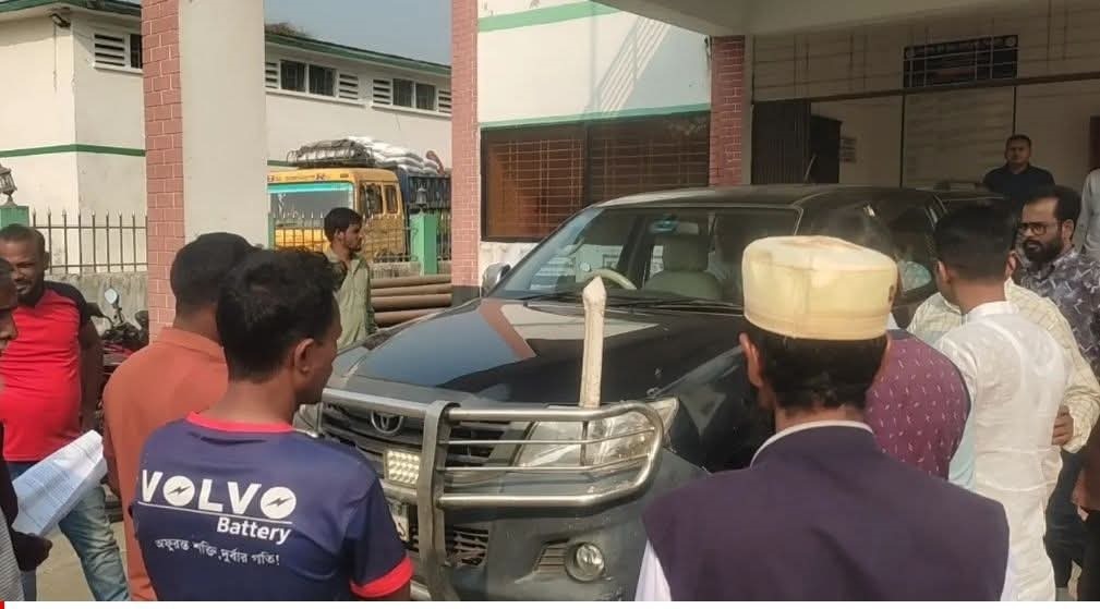 গাইবান্ধায় তদন্তে এসে অবরুদ্ধ রংপুর বিএডিসি’র তত্ত্বাবধায়ক প্রকৌশলী