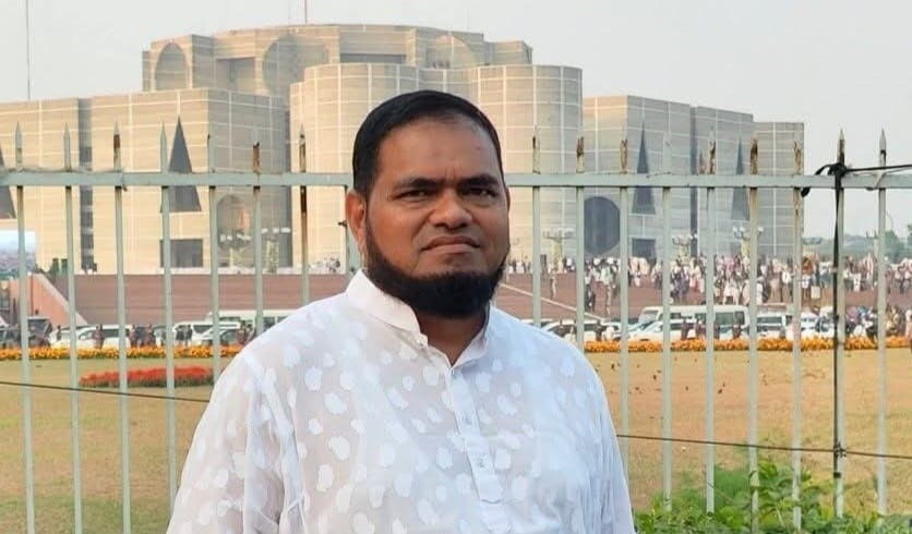 খুলনায় পরিবহন শ্রমিক নেতা মাসুম বিল্লাহকে প্রকাশ্যে গুলি করে হত্যা; পিস্তলসহ ঘাতক আটক