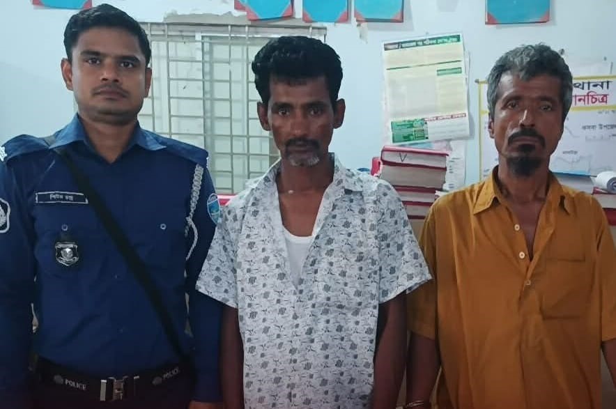 কসবায় ৪ কেজি গাঁজাসহ কুখ্যাত মাদক ব্যবসায়ী আল আমিন ও সহযোগী গ্রেফতার