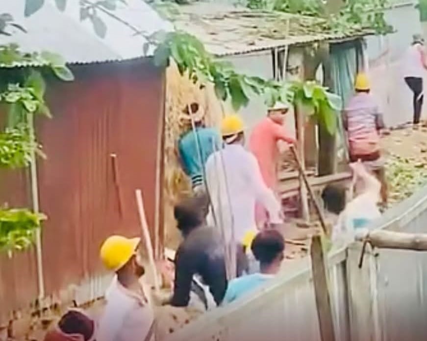 ঈদের দিনে সংঘর্ষে নারীসহ আহত প্রায় অর্ধশত