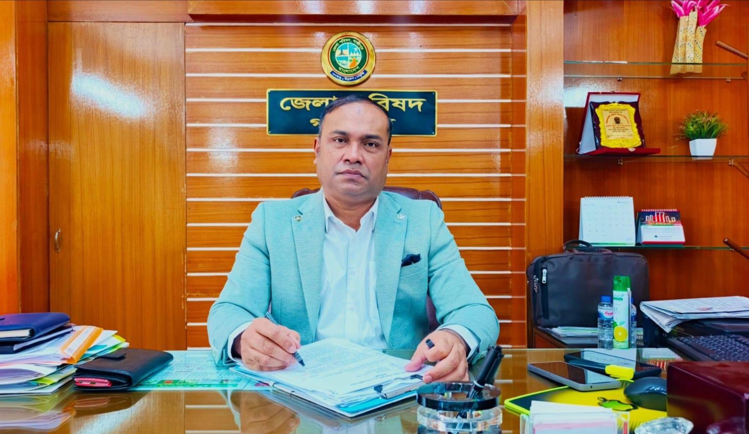 গাজীপুর জেলা পরিষদ ফিরেছে নতুন রূপে, সৃজনশীল নেতৃত্বে প্রশংসিত প্রধান নির্বাহী কর্মকর্তা