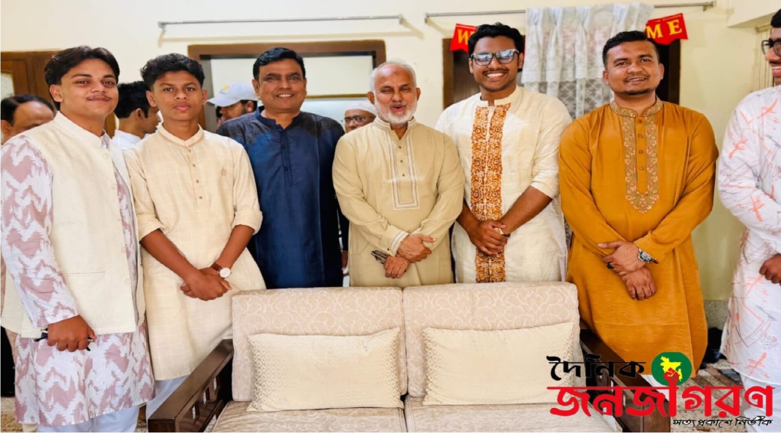কেসিসি প্রশাসক নজরুল ইসলাম মঞ্জুর সাথে আসাদুজ্জামান মুরাদের ঈদের শুভেচ্ছা বিনিময়