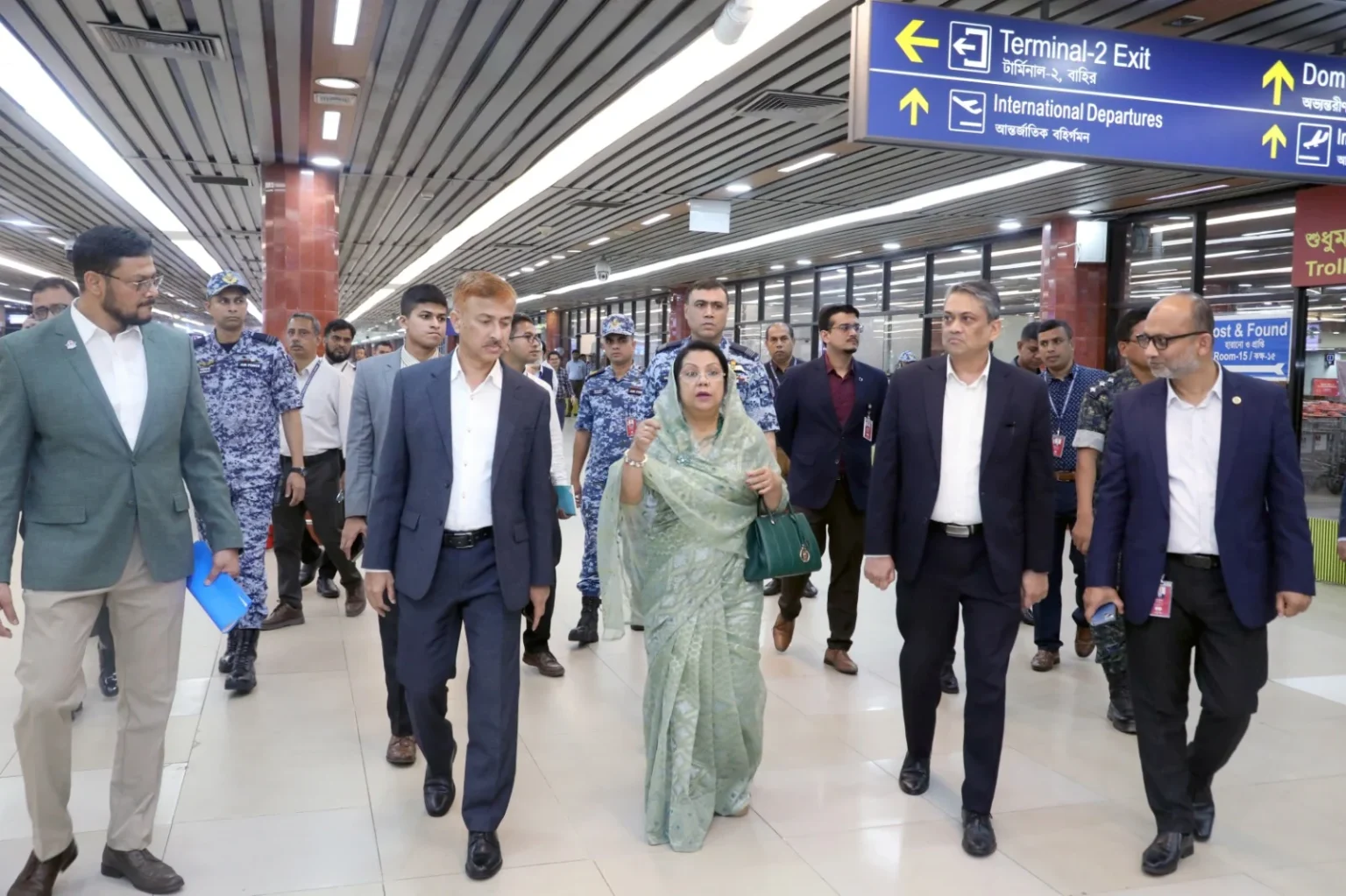 বিমানবন্দর পরিদর্শন করেছেন বেসামরিক বিমান পরিবহন ও পর্যটন মন্ত্রী