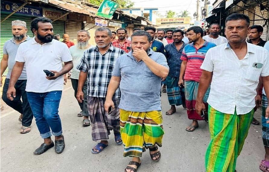 ব্যবসায়ীদের ঐক্যবদ্ধ আন্দোলনে মুক্তি পেলেন অপহৃত শামীম: রূপসায় স্বস্তি, খুলল দোকানপাট