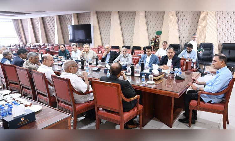 সংবাদপত্রের স্বাধীনতার প্রতি সরকারের দৃঢ় অবস্থান ব্যক্ত করলেন প্রধানমন্ত্রী