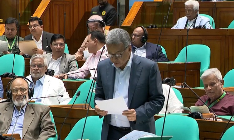 ব্যাংক ঋণের ওপর নির্ভরতা কমাতে উদ্যোগ নিয়েছে সরকার : অর্থমন্ত্রী